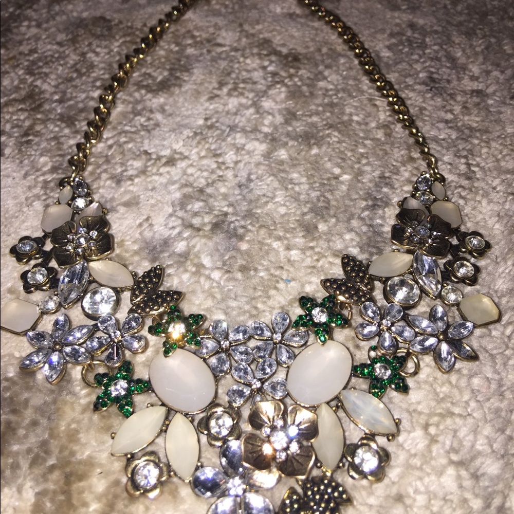 ANTIQUE GOLD BIB CHUNKY NECKLACE